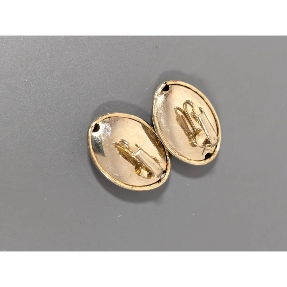 Vintage‎ Gold Tone Hammered Oval Clip On Earrings Statement Domed